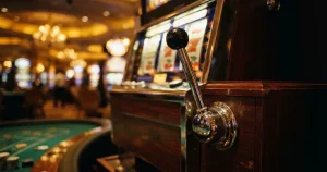 Blackjack pentru români 2026: reguli, operatori licențiați și taxe